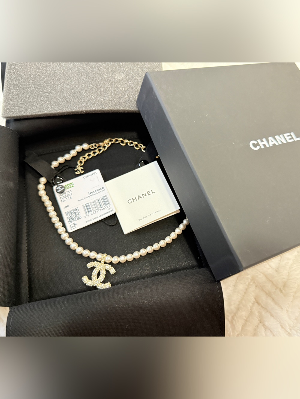 CHANEL Gold, White Pearl Necklace with Crystal CC Pendant 22K - Picture 2 of 10